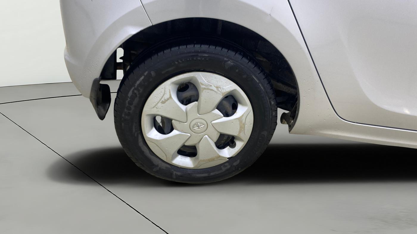2018 Tata Tiago XT PETROL, Petrol, Manual, 1,01,092 km, Right Rear Wheel