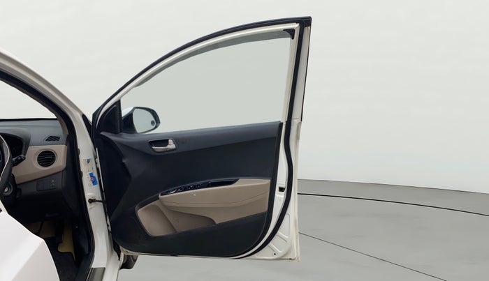 2015 Hyundai Xcent S (O) 1.2, Petrol, Manual, 79,563 km, RHS Front Door