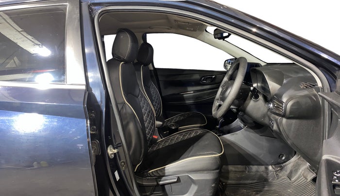 2023 Hyundai NEW I20 ASTA (O) 1.2 AT, Petrol, Automatic, 35,729 km, Right Side Front Door Cabin