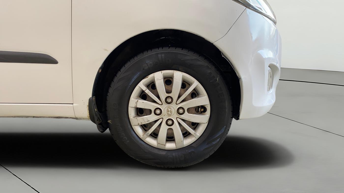 2014 Hyundai i10 SPORTZ 1.1, Petrol, Manual, 96,933 km, Right Front Wheel