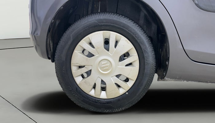 2015 Maruti Swift VXI, Petrol, Manual, 35,040 km, Right Rear Wheel