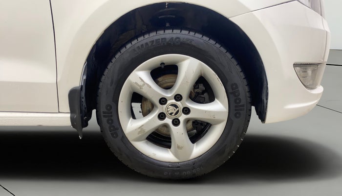 2013 Skoda Rapid AMBITION 1.6 MPI AT, Petrol, Automatic, 83,695 km, Right Front Wheel