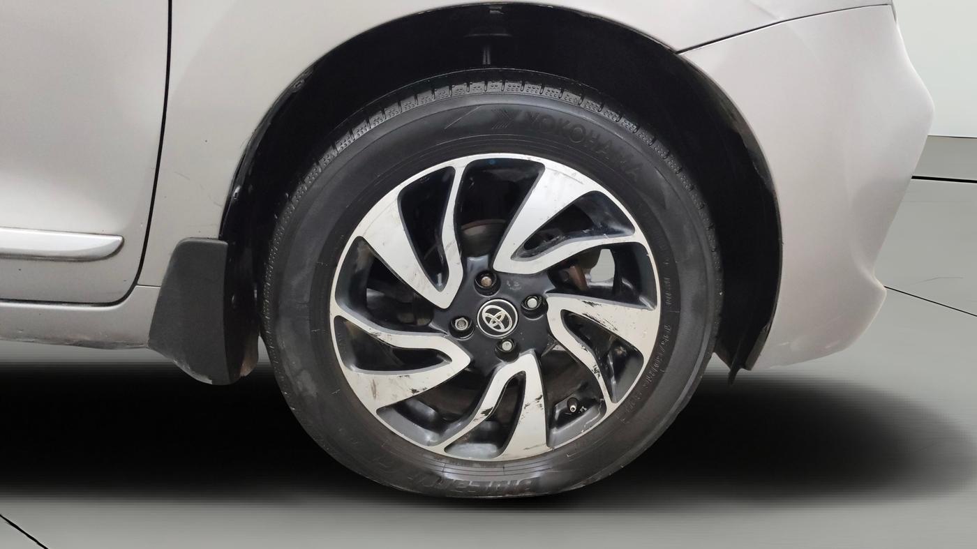 2020 Toyota Glanza G, Petrol, Manual, 86,702 km, Right Front Wheel
