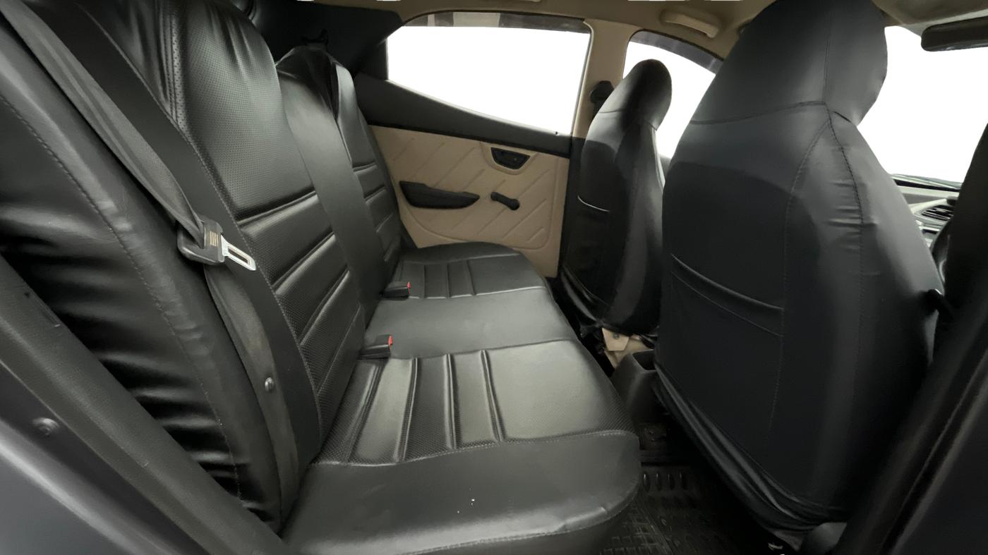 2018 Hyundai Eon MAGNA +, Petrol, Manual, 1,16,115 km, Right Side Rear Door Cabin