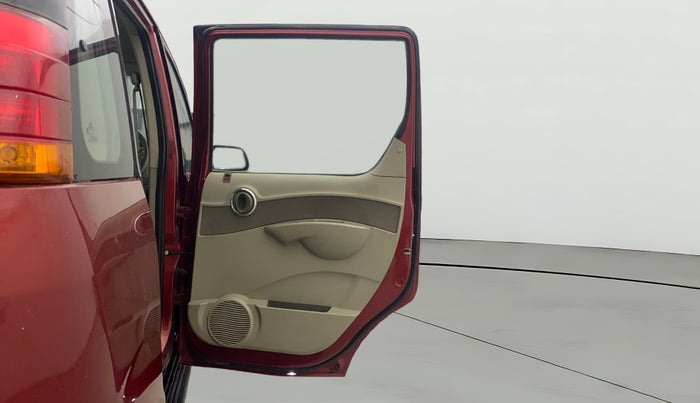 2013 Mahindra Quanto C6, Diesel, Manual, 42,389 km, RHS Rear Door