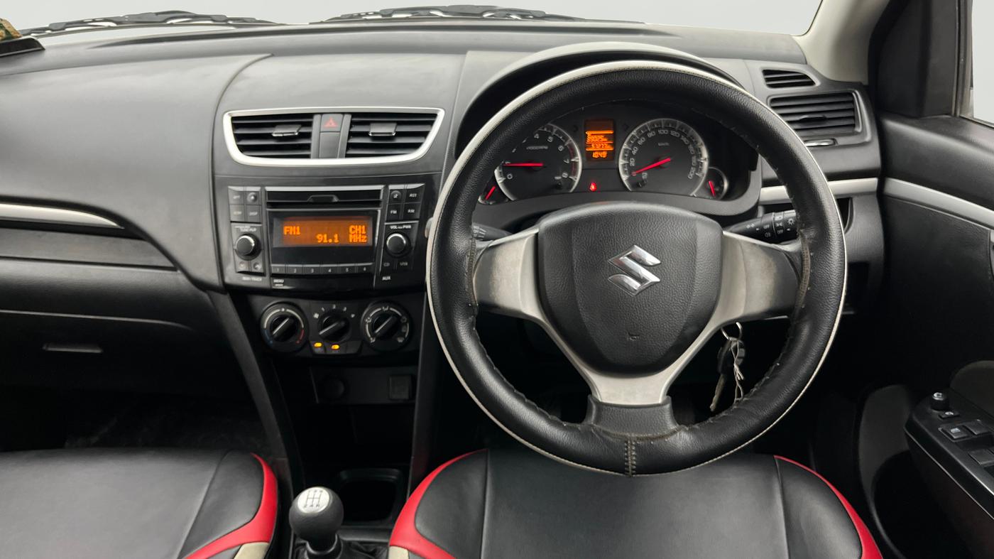 2015 Maruti Swift VXI, Petrol, Manual, 57,277 km, Steering Wheel Close Up