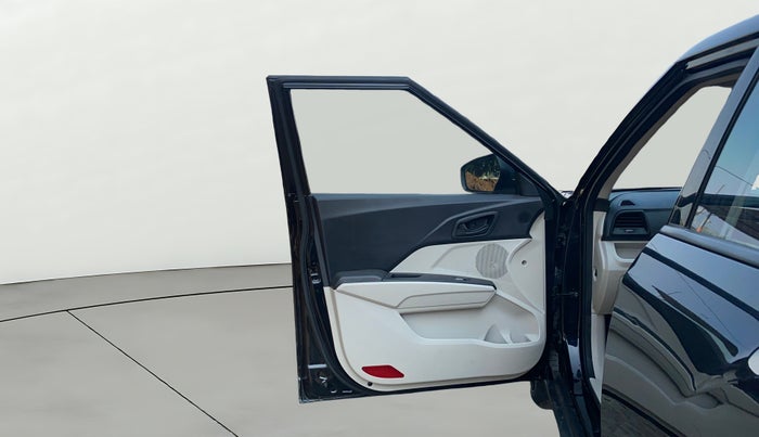 2023 Mahindra XUV300 W4 1.5 DIESEL, Diesel, Manual, 43,274 km, LHS Front Door