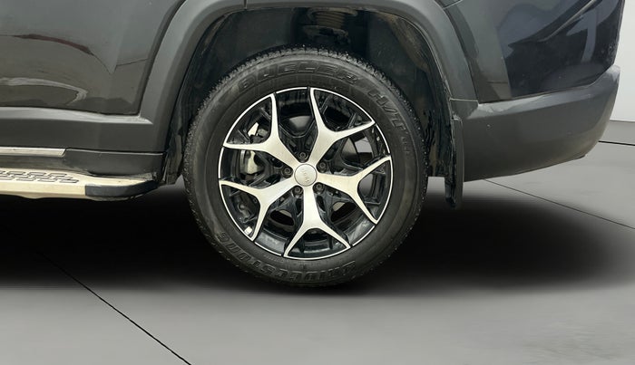 2023 Jeep MERIDIAN LIMITED (O) 4X2 MT, Diesel, Manual, 28,702 km, Left Rear Wheel