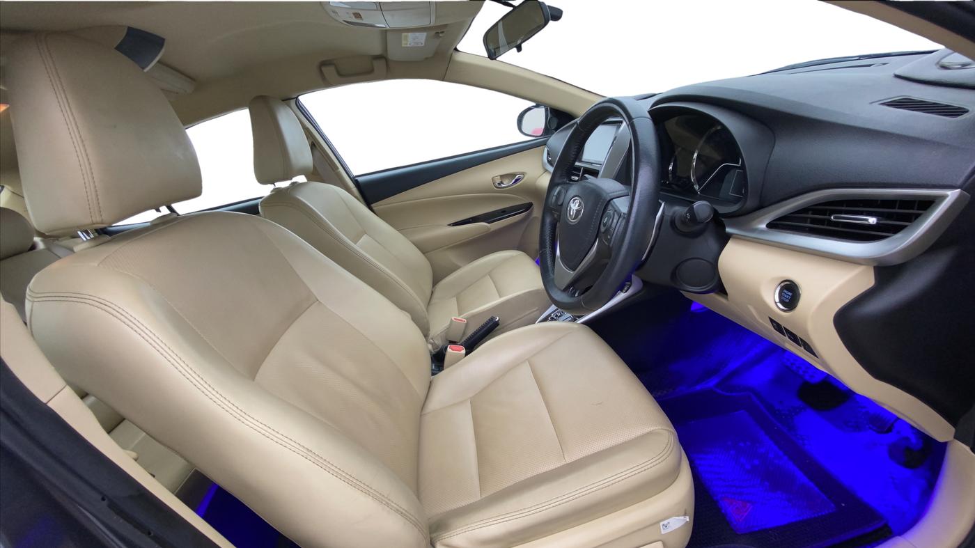 2020 Toyota YARIS VX CVT, Petrol, Automatic, 50,620 km, Right Side Front Door Cabin