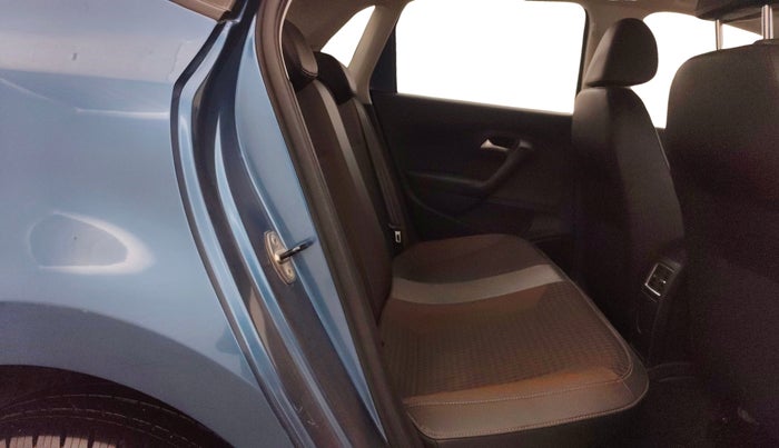 2017 Volkswagen Polo HIGHLINE PLUS 1.2(16 ALLOY, Petrol, Manual, 20,682 km, Right Side Rear Door Cabin