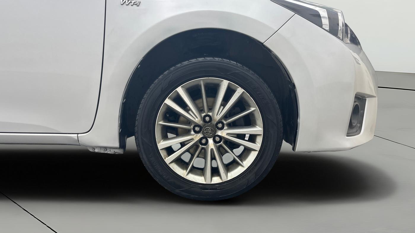 2014 Toyota Corolla Altis VL CVT PETROL, Petrol, Automatic, 1,08,352 km, Right Front Wheel