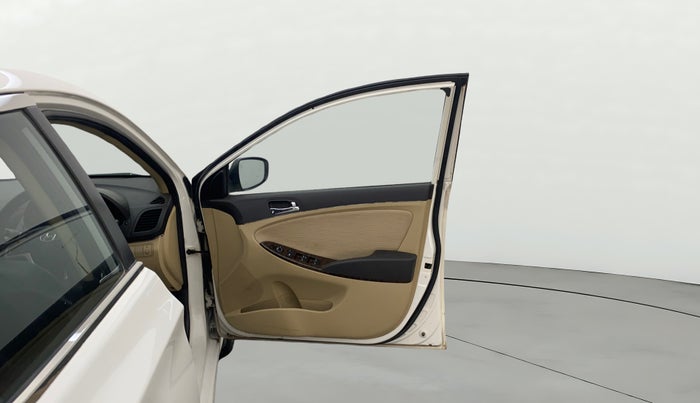 2014 Hyundai Verna FLUIDIC 1.4 CRDI CX, Diesel, Manual, 98,279 km, RHS Front Door