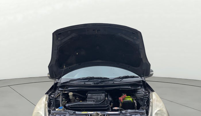 2015 Maruti Swift VXI, Petrol, Manual, 1,00,670 km, Open Bonet