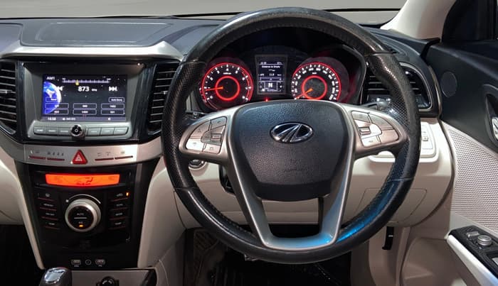 2021 Mahindra XUV300 W8 (O) 1.2 PETROL AMT, Petrol, Automatic, 91,580 km, Steering Wheel Close Up