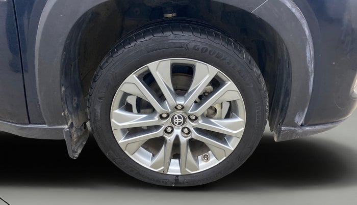 2024 Toyota INNOVA HYCROSS ZX HYBRID 7 STR, Hybrid, Automatic, 31,548 km, Right Front Wheel