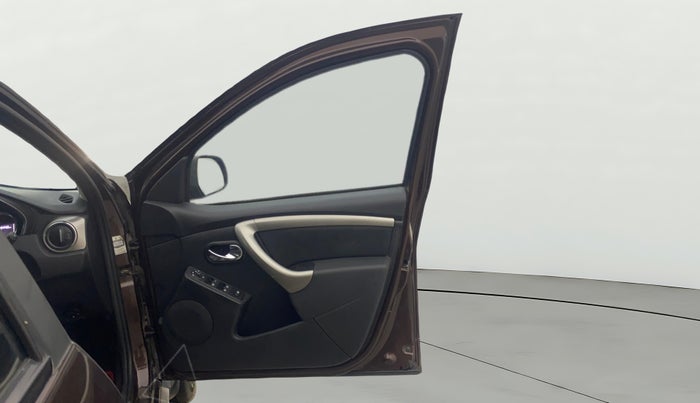 2021 Renault Duster RXZ 1.5 PETROL MT, Petrol, Manual, 49,406 km, RHS Front Door