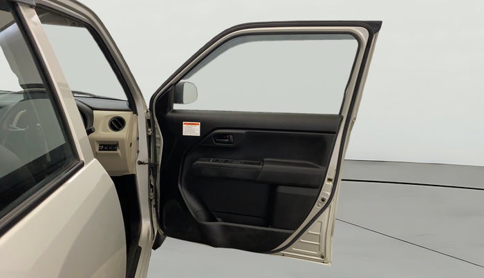 2021 Maruti New Wagon-R LXI CNG 1.0, CNG, Manual, 28,041 km, RHS Front Door