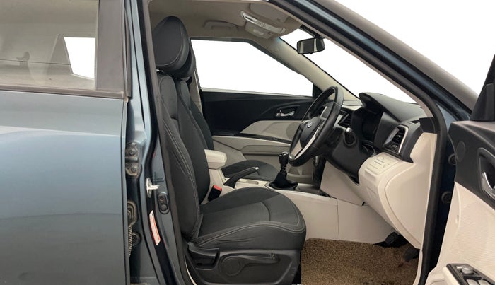 2019 Mahindra XUV300 W8 1.2 PETROL, Petrol, Manual, 92,693 km, Right Side Front Door Cabin