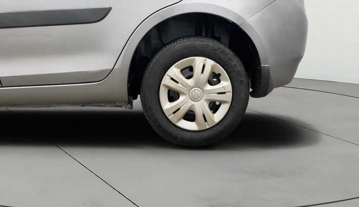 2015 Maruti Swift Dzire VXI, Petrol, Manual, 44,796 km, Left Rear Wheel
