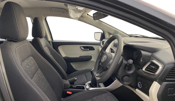 2022 Tata ALTROZ XZ PETROL, Petrol, Manual, 13,803 km, Right Side Front Door Cabin