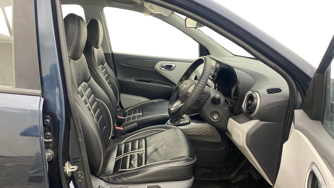 2021 Hyundai GRAND I10 NIOS SPORTZ U2 AMT 1.2 CRDI, Diesel, Automatic, 1,00,420 km, Right Side Front Door Cabin
