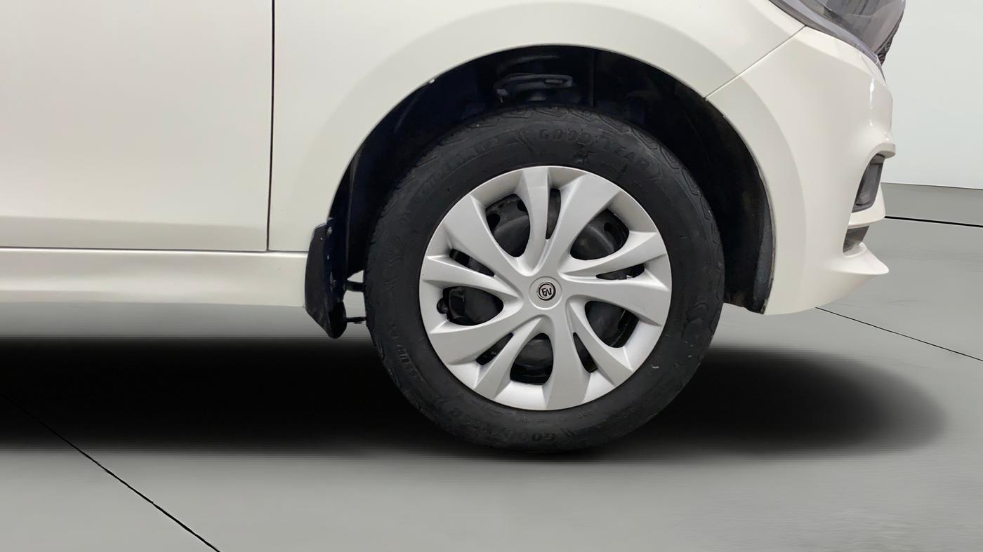2022 Tata Tiago XT CNG, CNG, Manual, 50,251 km, Right Front Wheel