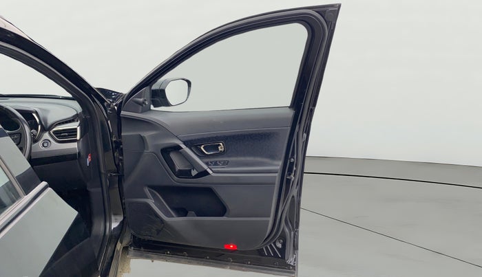 2022 Tata Safari XZ PLUS DARK EDITION, Diesel, Manual, 46,235 km, RHS Front Door