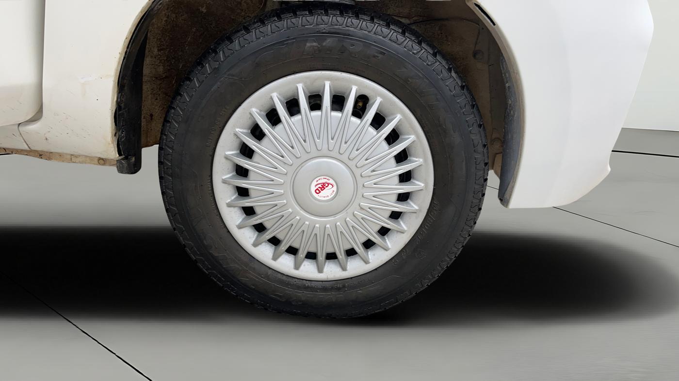 2021 Maruti Alto VXI, Petrol, Manual, 44,343 km, Right Front Wheel