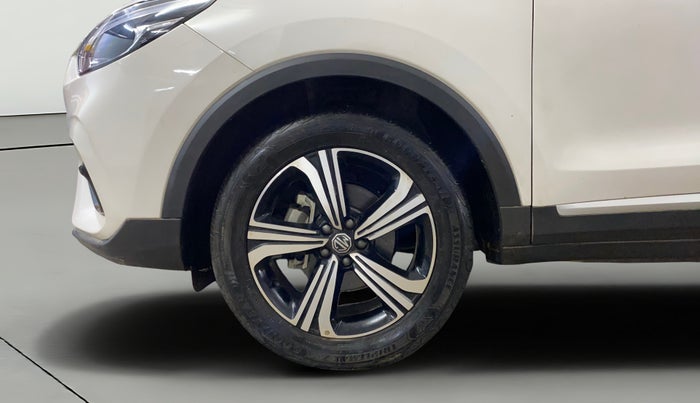 2024 MG ASTOR Sharp Pro 1.5 CVT (Ivory), Petrol, Automatic, 12,087 km, Left Front Wheel