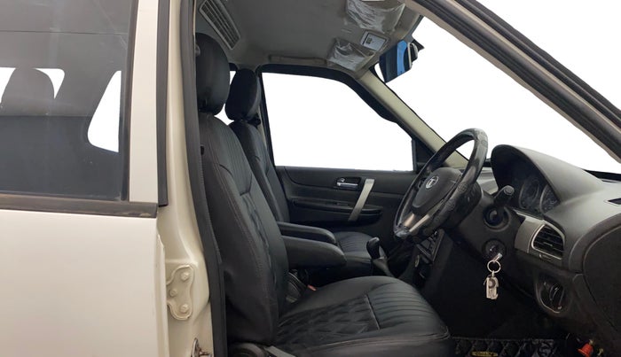 2019 Tata Safari Storme 2.2 EX 4X2, Diesel, Manual, 1,39,127 km, Right Side Front Door Cabin