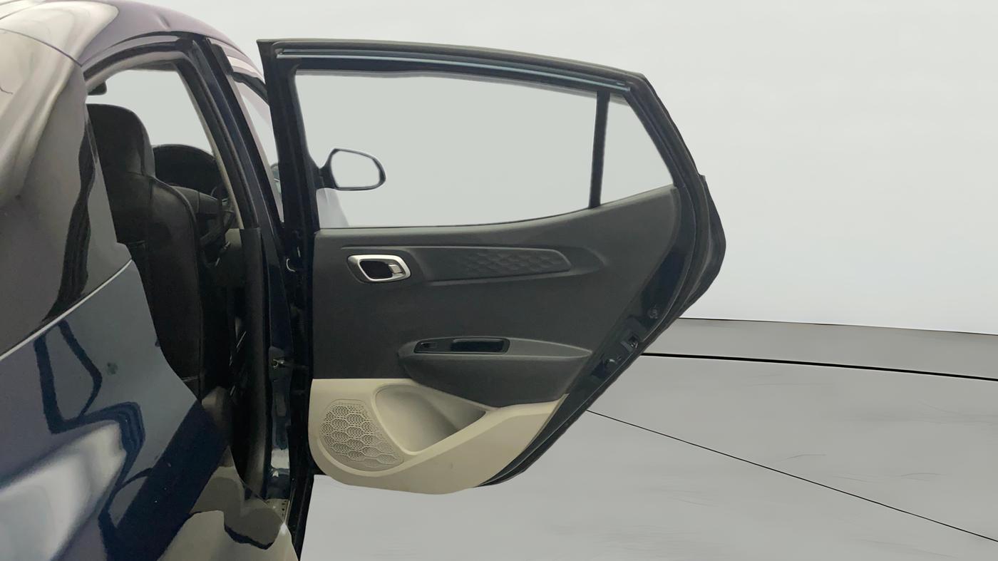 2022 Hyundai AURA SX 1.2 CNG, CNG, Manual, 1,21,535 km, RHS Rear Door