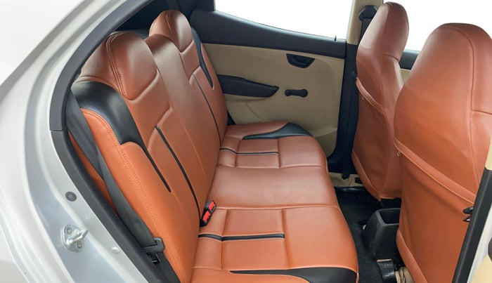 2017 Hyundai Eon MAGNA +, Petrol, Manual, 83,187 km, Right Side Rear Door Cabin