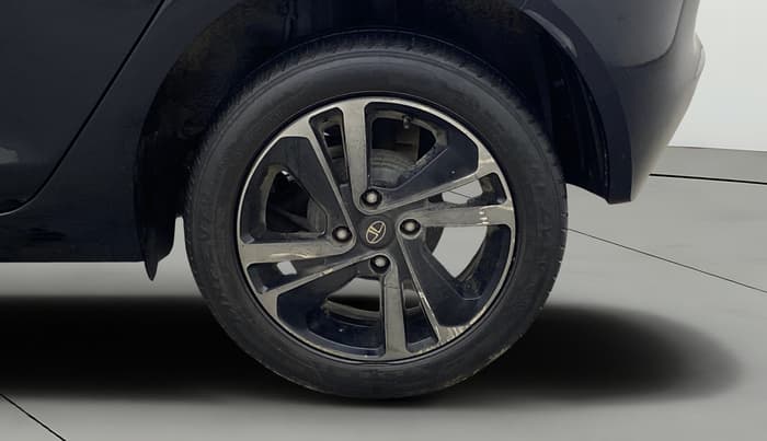 2021 Tata ALTROZ XZ PLUS PETROL DARK EDITION, Petrol, Manual, 40,272 km, Left Rear Wheel
