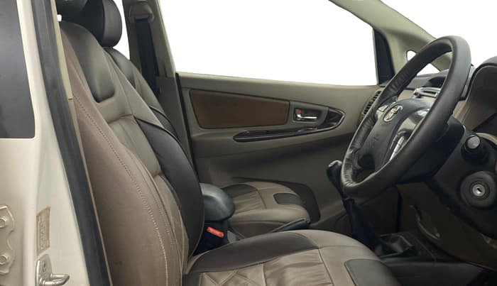 2015 Toyota Innova 2.5 VX 8 STR, Diesel, Manual, 55,485 km, Right Side Front Door Cabin
