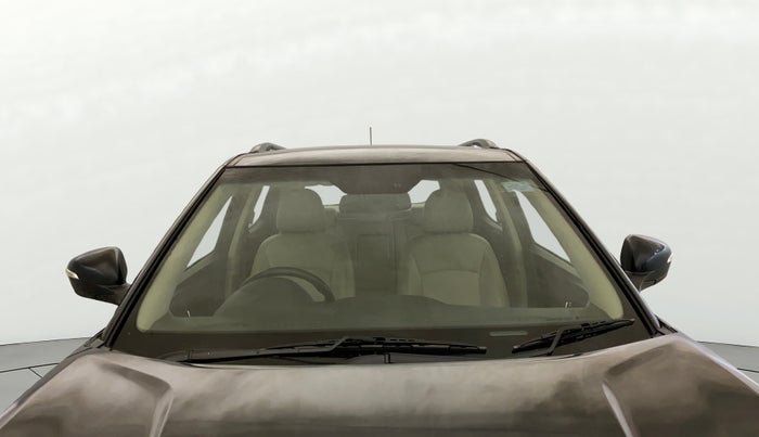 2020 Mahindra XUV300 W8 (O) 1.2 PETROL, Petrol, Manual, 83,644 km, Front Windshield
