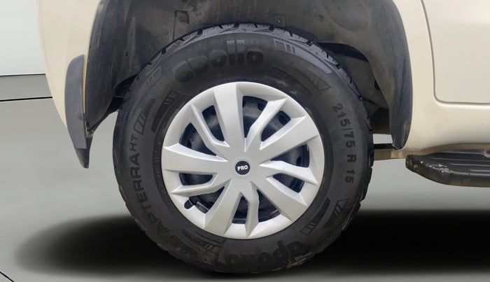 2017 Mahindra TUV300 T6 PLUS, Diesel, Manual, 30,609 km, Right Rear Wheel