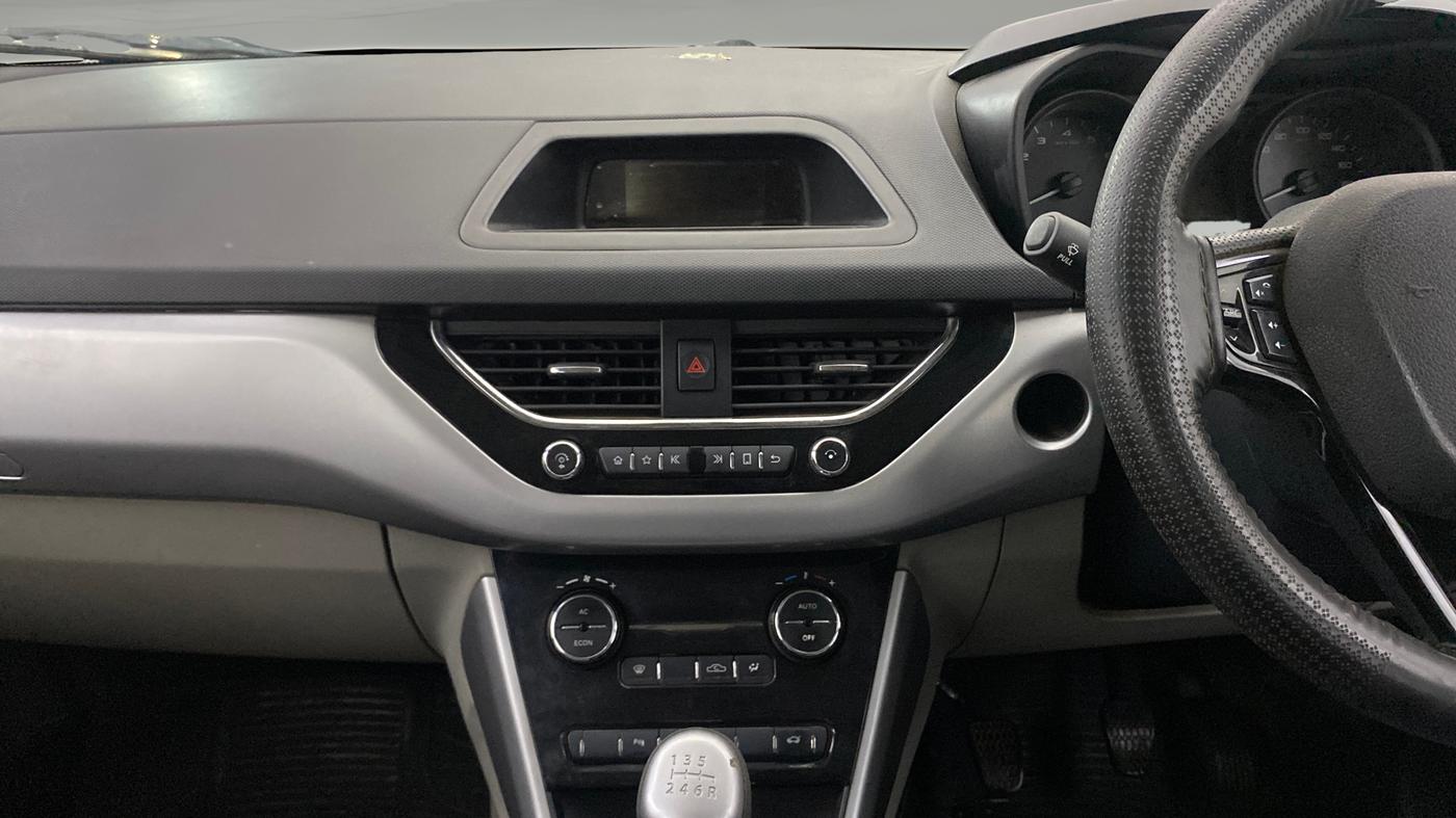 2018 Tata NEXON XT PETROL, Petrol, Manual, 62,008 km, Air Conditioner