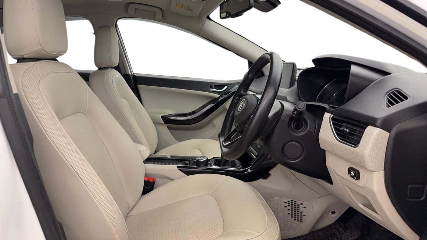 2023 Tata NEXON XZ PLUS LUXURY SUNROOF PETROL, CNG, Manual, 35,631 km, Right Side Front Door Cabin