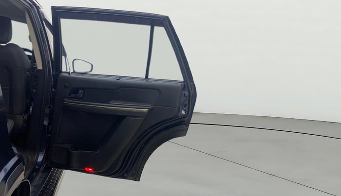 2017 Tata Hexa XTA 4X2 7 STR, Diesel, Automatic, 1,39,861 km, RHS Rear Door