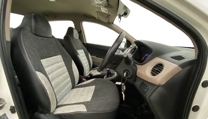 2016 Hyundai Xcent S 1.2, Petrol, Manual, 64,807 km, Right Side Front Door Cabin