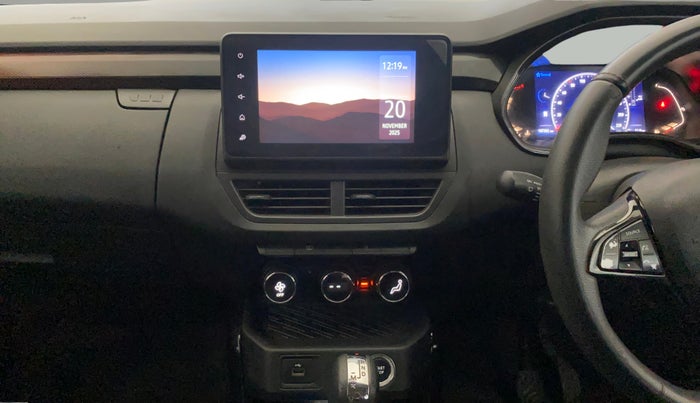 2022 Renault Kiger RXZ AMT DUAL TONE, Petrol, Automatic, 1,07,384 km, Air Conditioner