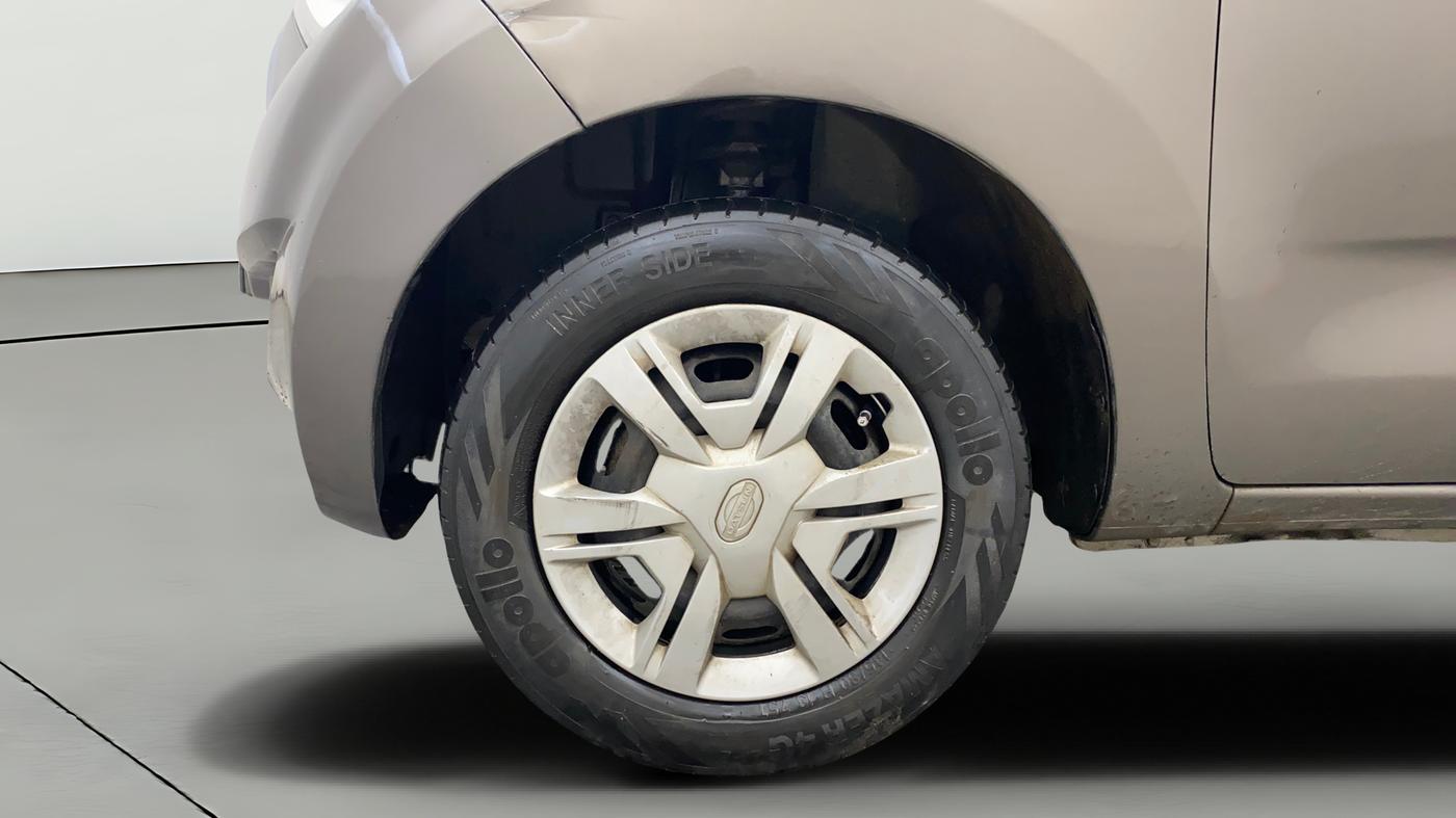 2016 Datsun Redi Go S, Petrol, Manual, 34,007 km, Left Front Wheel