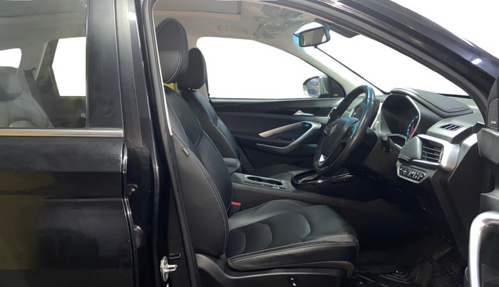 2020 MG HECTOR SHARP 1.5 DCT PETROL, Petrol, Automatic, 29,571 km, Right Side Front Door Cabin