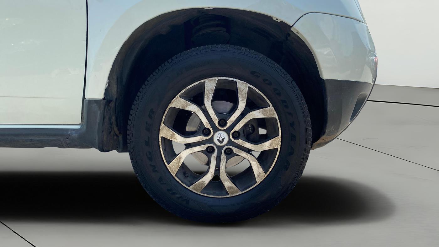 2014 Renault Duster 85 PS RXL DIESEL, Diesel, Manual, 1,36,899 km, Right Front Wheel