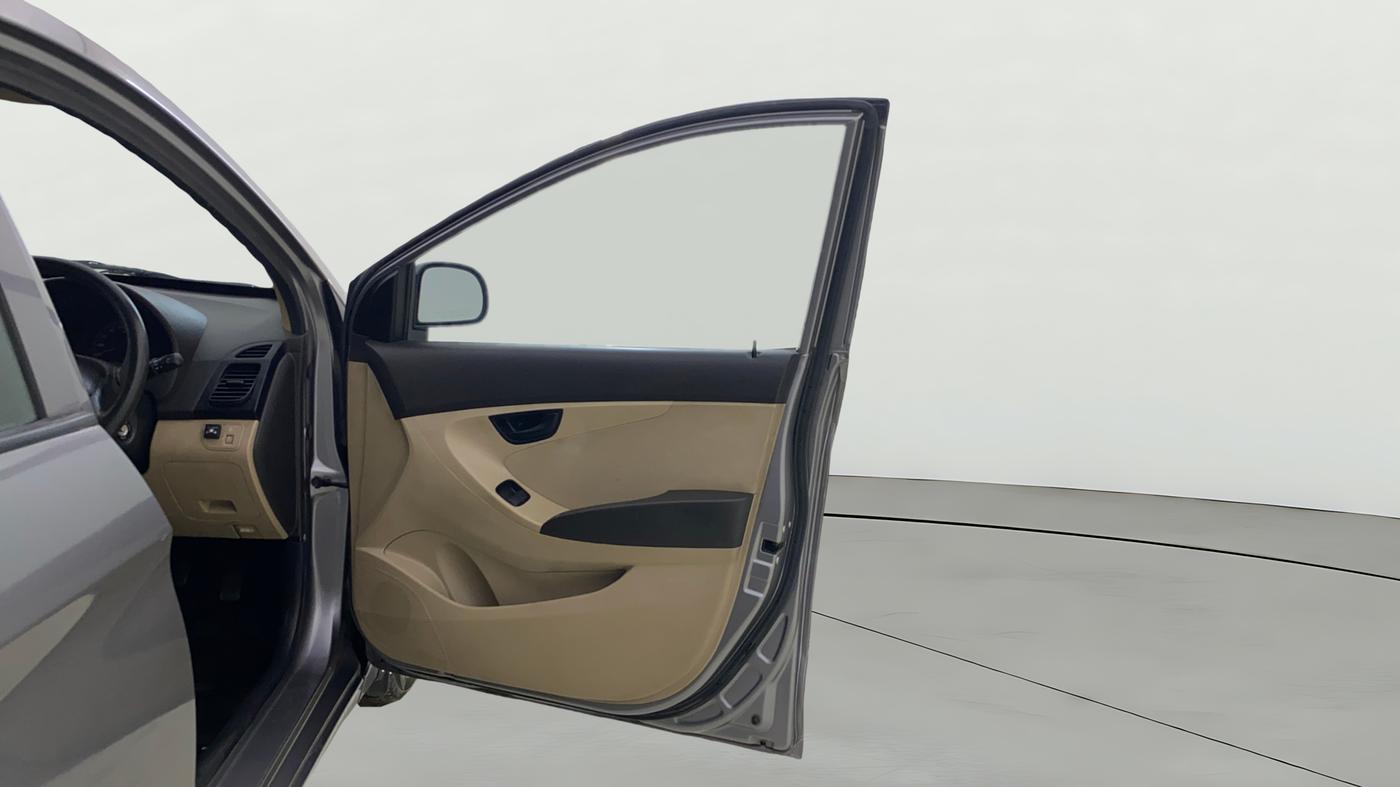 2014 Hyundai Eon ERA +, CNG, Manual, 1,13,407 km, RHS Front Door