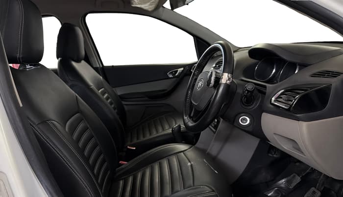 2018 Tata Tiago XZ PLUS PETROL, Petrol, Manual, 48,065 km, Right Side Front Door Cabin