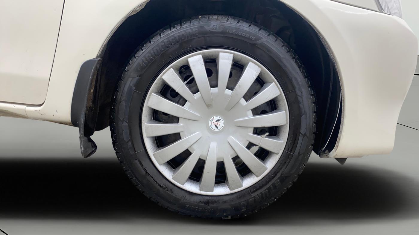 2015 Toyota Etios GD, Diesel, Manual, 86,217 km, Right Front Wheel
