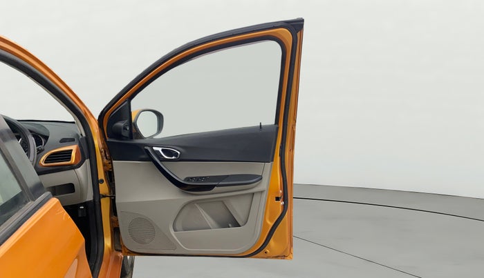 2016 Tata Tiago XZ PETROL, Petrol, Manual, 64,967 km, RHS Front Door