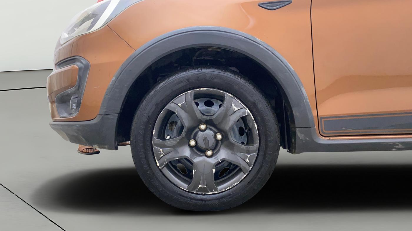 2018 Ford FREESTYLE TREND PLUS 1.2 PETROL, Petrol, Manual, 46,901 km, Left Front Wheel