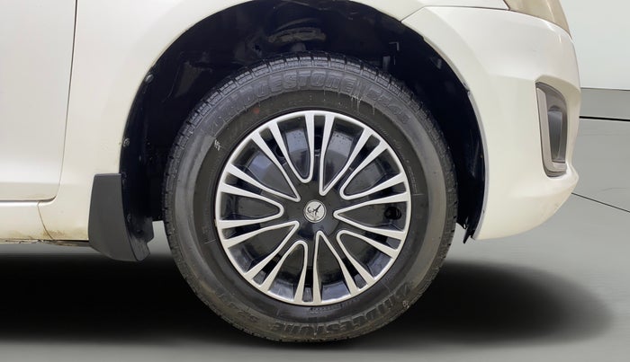2016 Maruti Swift VXI, CNG, Manual, 85,507 km, Right Front Wheel